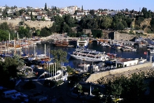 Přístav ve městě Antalya