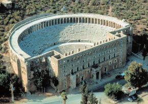 Aspendos - pohled na celý amfiteátr
