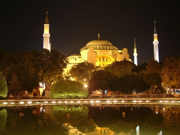 Hagia Sofia - pohled na chrám v noci